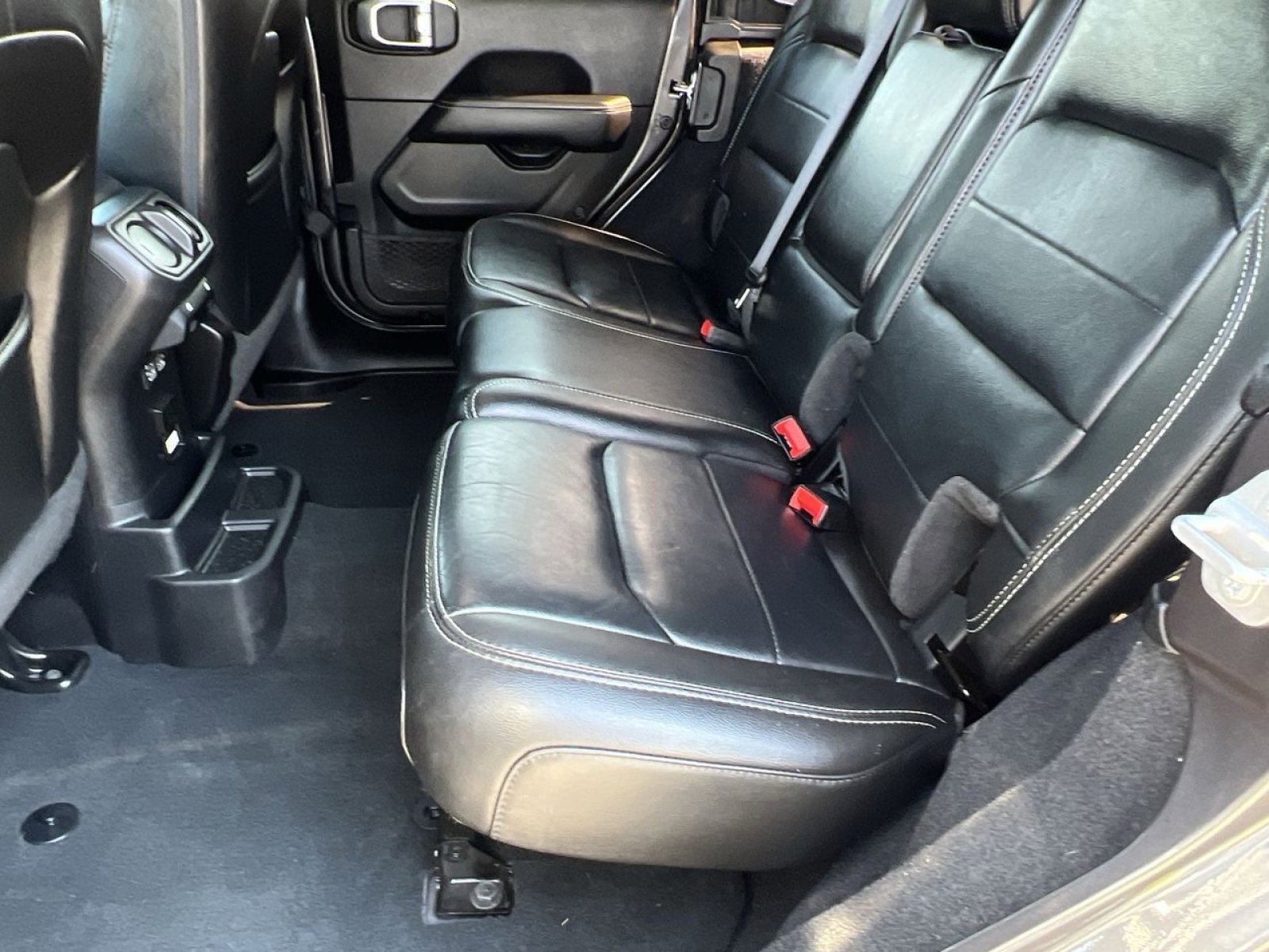 Used 2022 Jeep Wrangler Unlimited Sahara w/ Cold Weather Group image 22