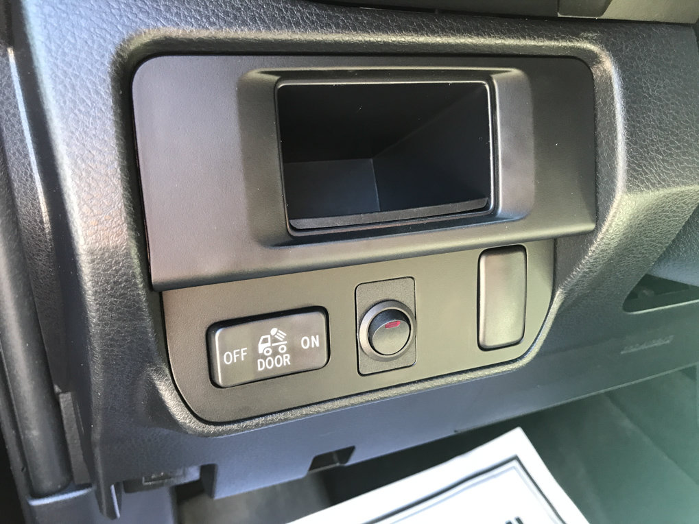 Used 2017 Toyota Tacoma SR5 AWD/4WD image 15