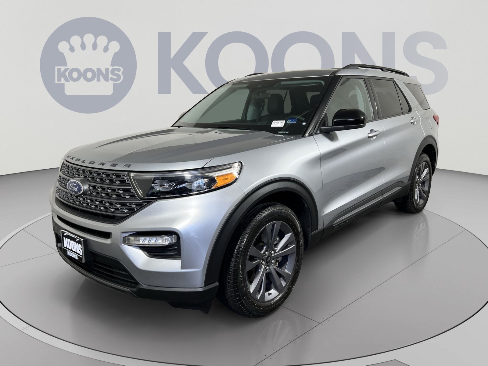 Used 2023 Ford Explorer XLT w/ Equipment Group 202A AWD/4WD image 1