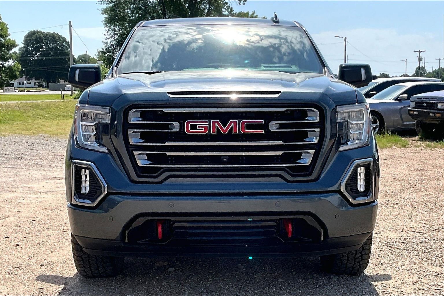 Used 2020 GMC Sierra 1500 AT4 w/ AT4 Premium Package AWD/4WD image 3