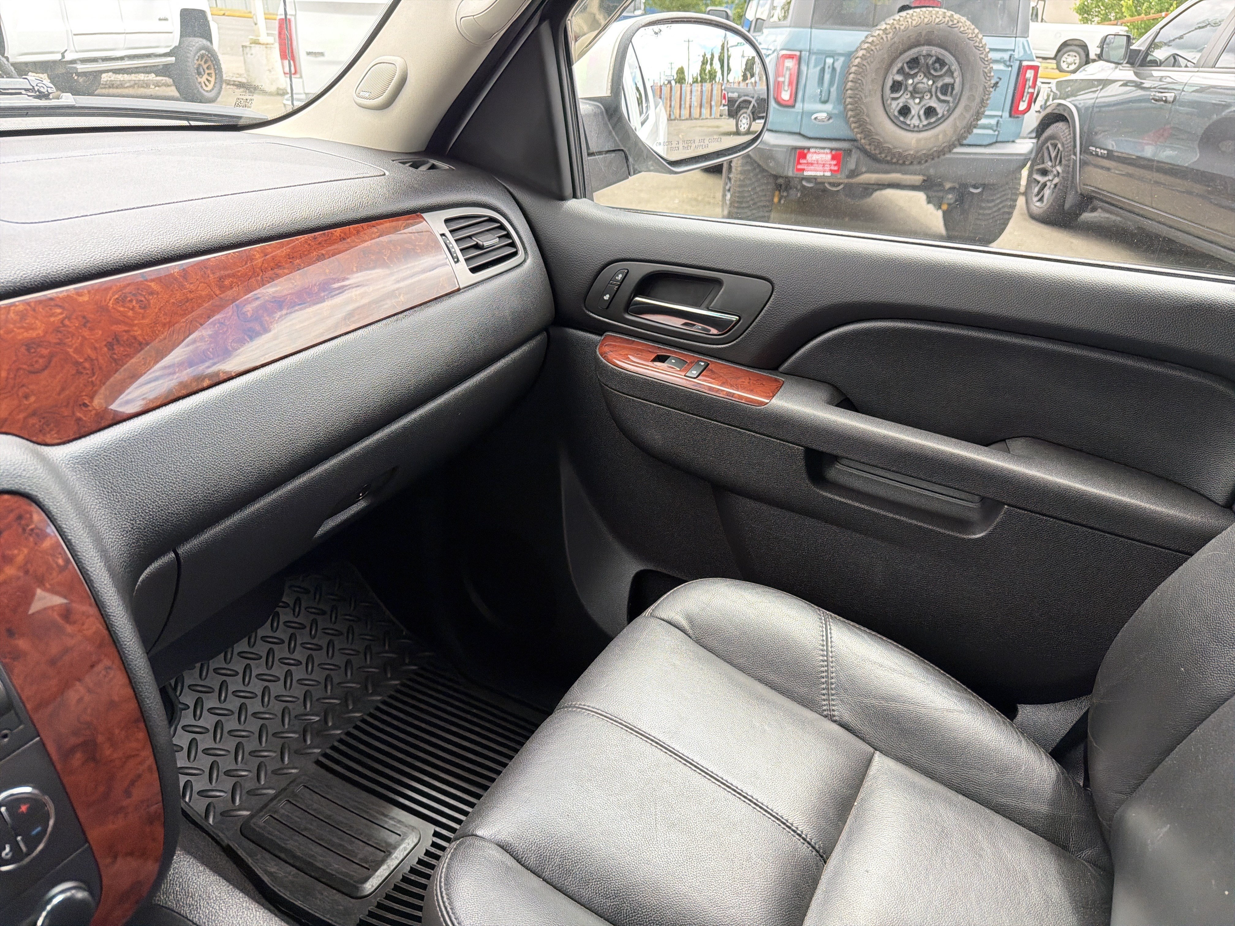 Used 2011 Chevrolet Silverado 1500 LTZ w/ LTZ Plus Package AWD/4WD image 26
