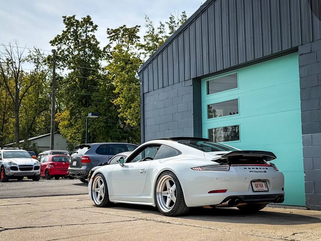 Used 2015 Porsche 911 Carrera 4S AWD/4WD image 5