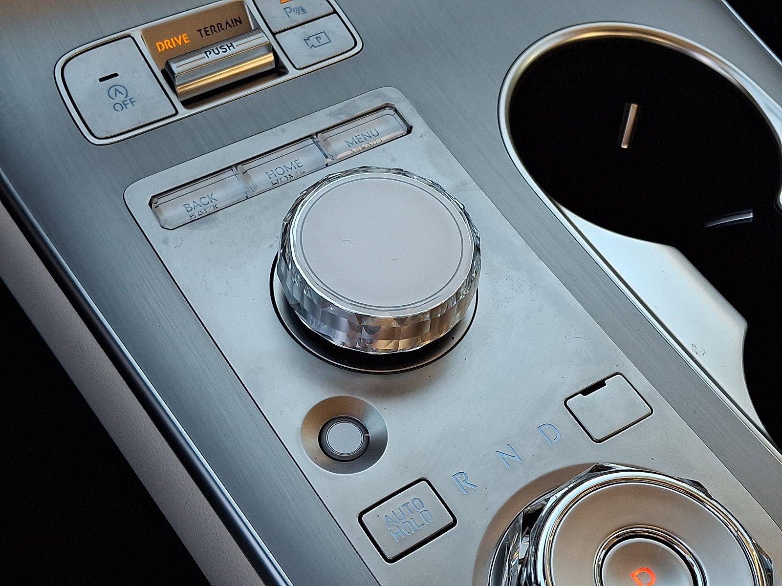 Certified 2026 Genesis GV70 2.5T Advanced AWD/4WD image 17