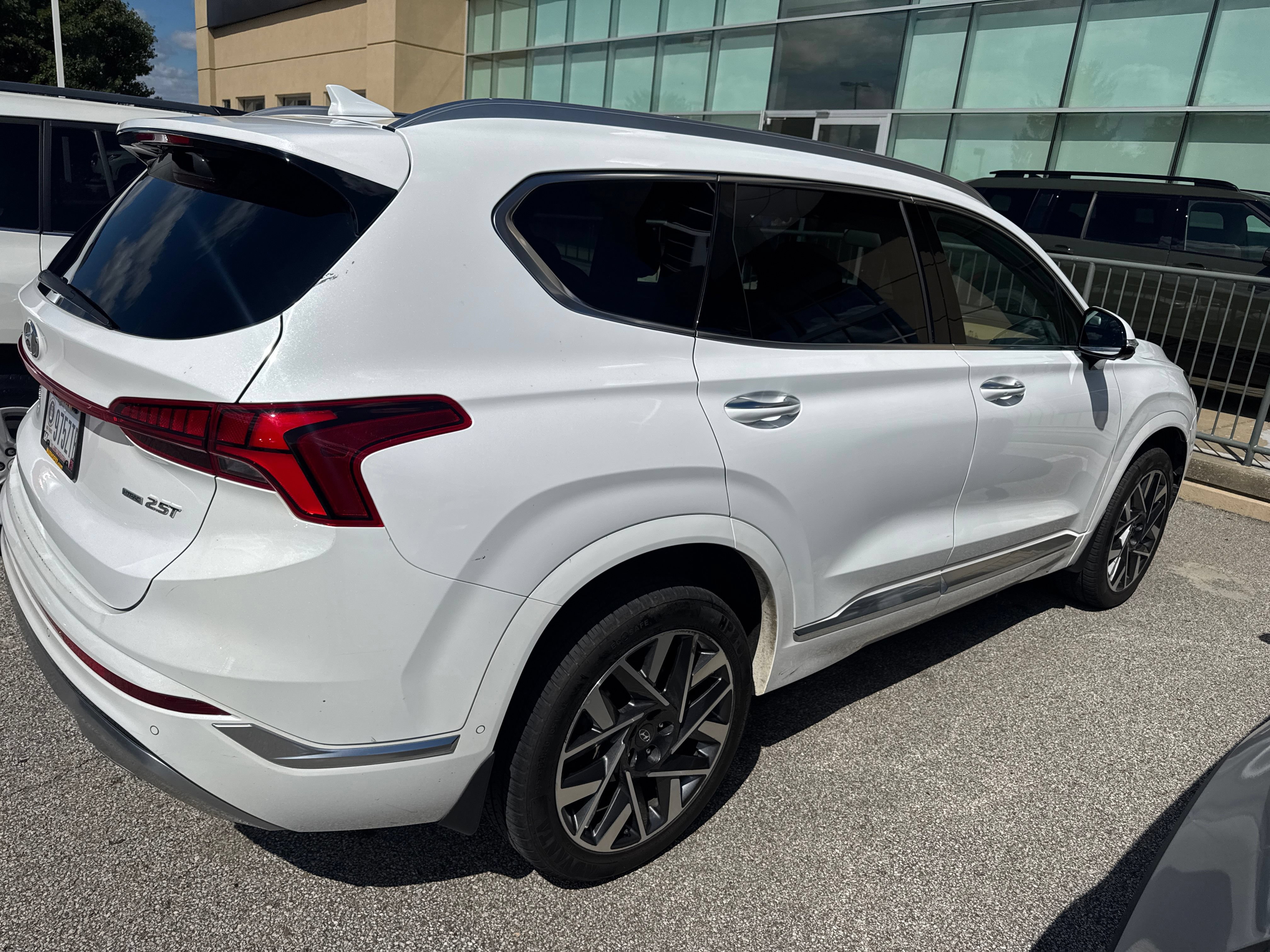 Used 2023 Hyundai Santa Fe Calligraphy AWD/4WD image 4