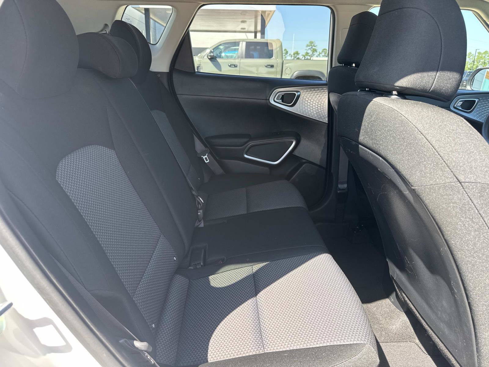 Used 2022 Kia Soul LX FWD image 9