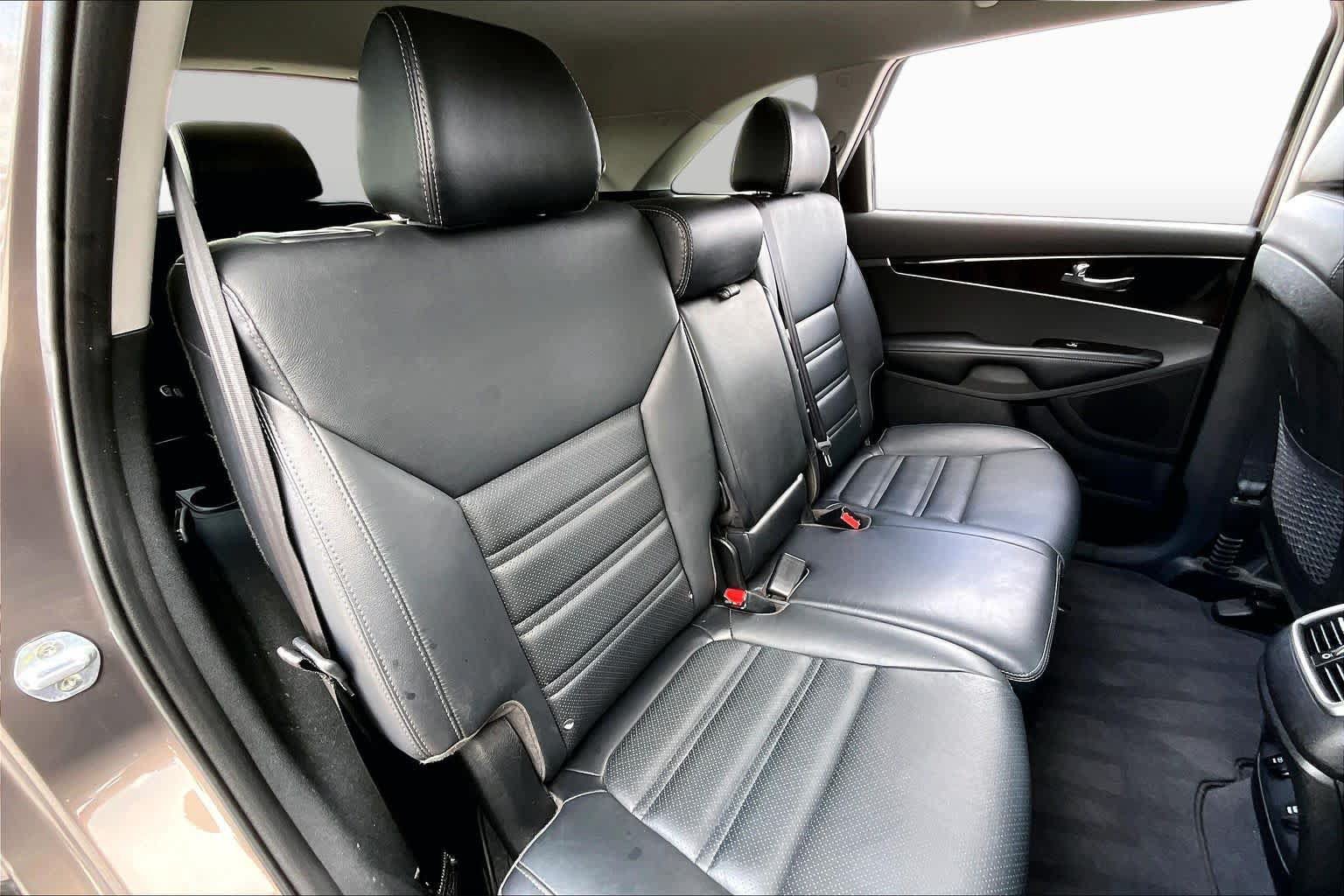 Used 2019 Kia Sorento EX FWD image 19