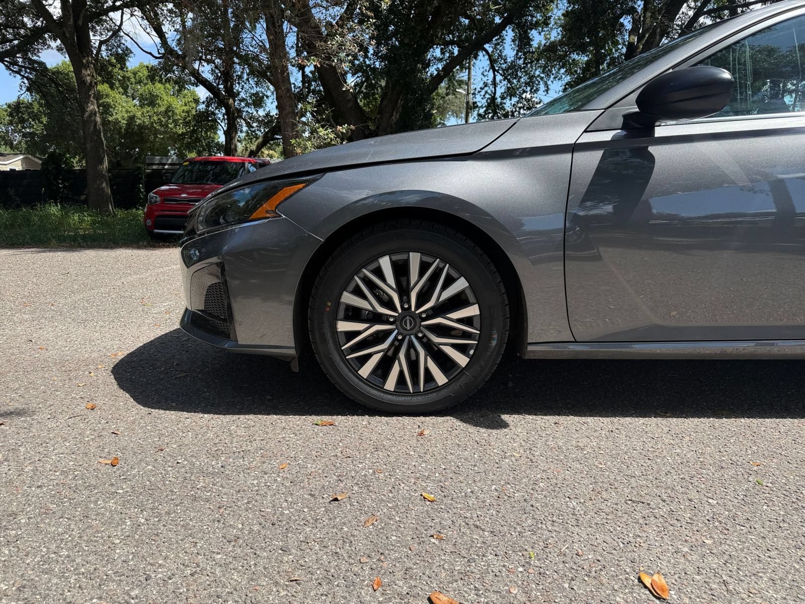 Used 2025 Nissan Altima 2.5 SV FWD image 27