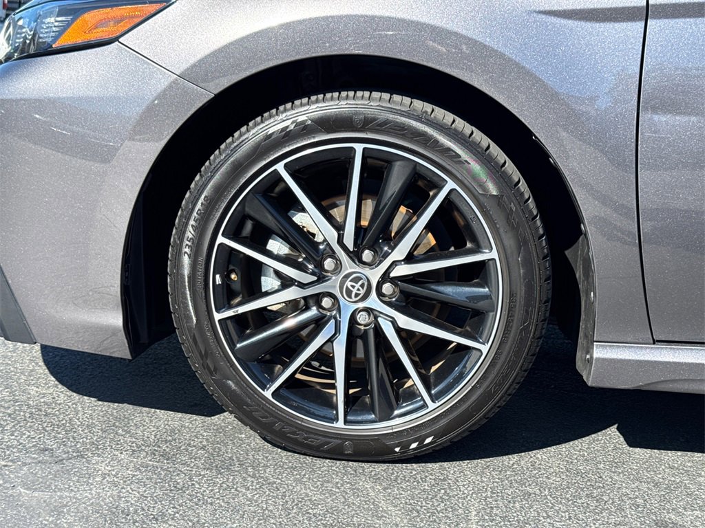 Used 2023 Toyota Camry SE image 6