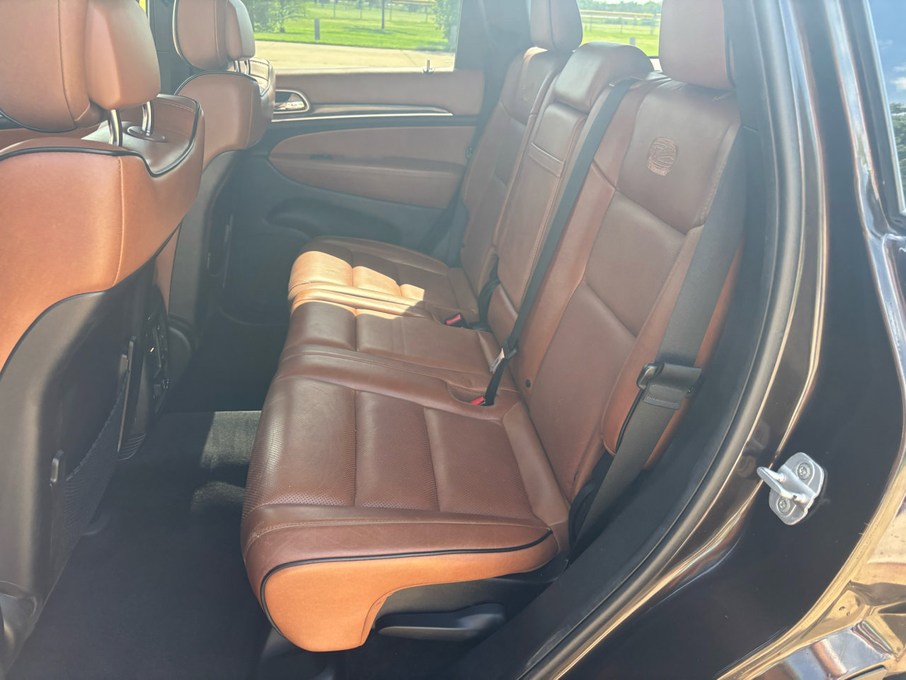 Used 2011 Jeep Grand Cherokee Overland Summit image 12