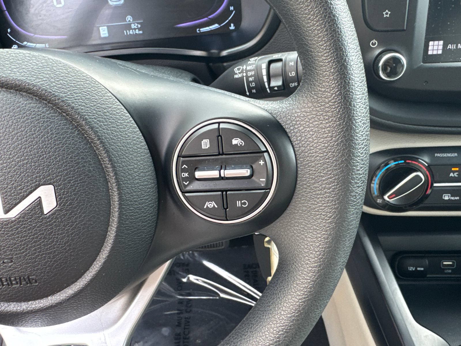 Used 2025 Kia Soul LX w/ LX Technology Package FWD image 25
