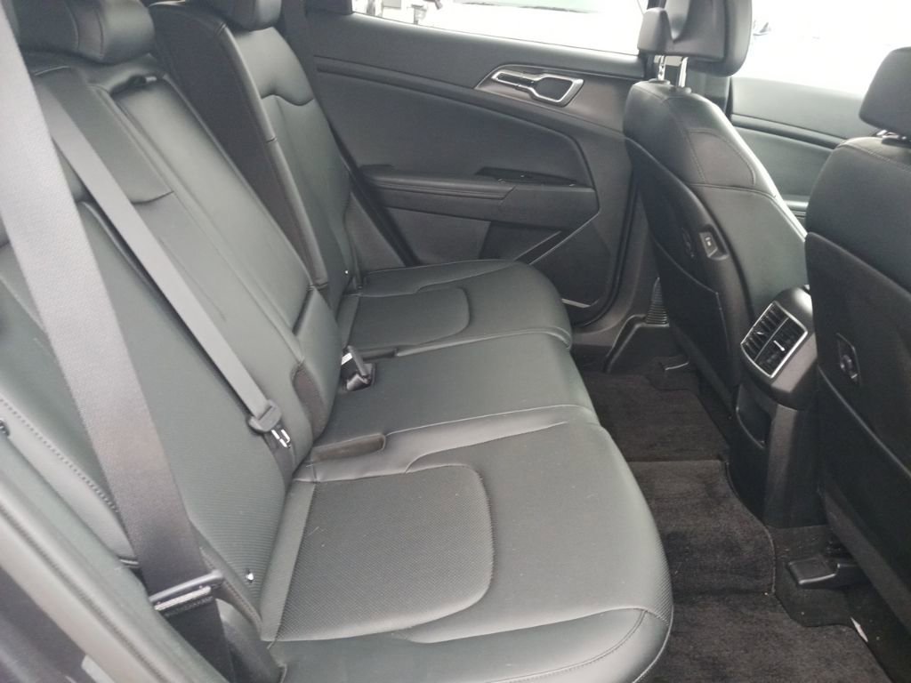 Used 2023 Kia Sportage EX image 21