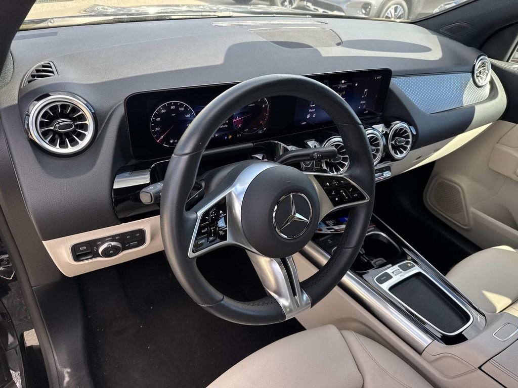 Used 2025 Mercedes-Benz GLA 250 image 18