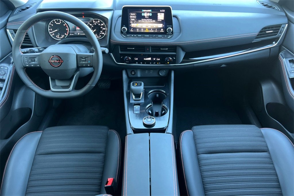 Used 2025 Nissan Rogue SV image 15