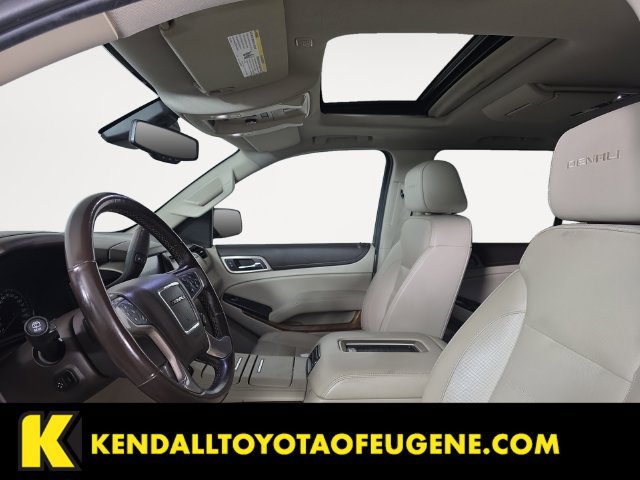 Used 2020 GMC Yukon XL Denali w/ Denali Ultimate Package AWD/4WD image 12