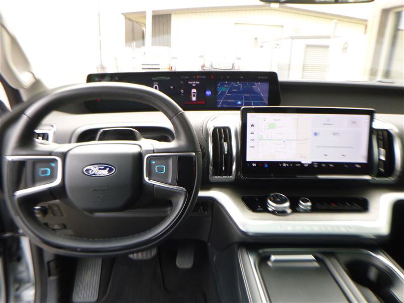Used 2025 Ford Expedition Platinum AWD/4WD image 13