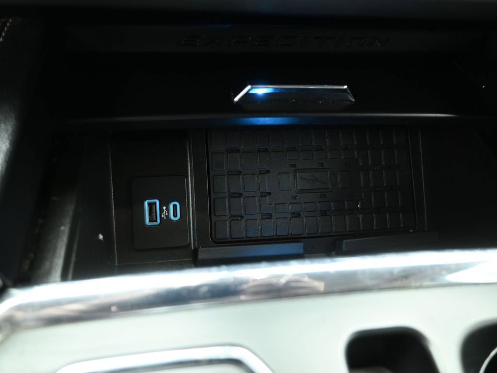 Used 2023 Ford Expedition Max XLT image 18