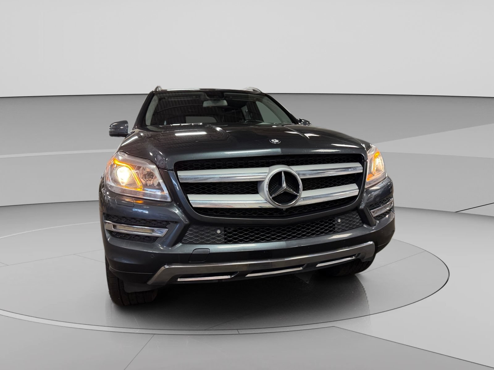 Used 2015 Mercedes-Benz GL 450 4MATIC w/ Parking Assist Package image 41