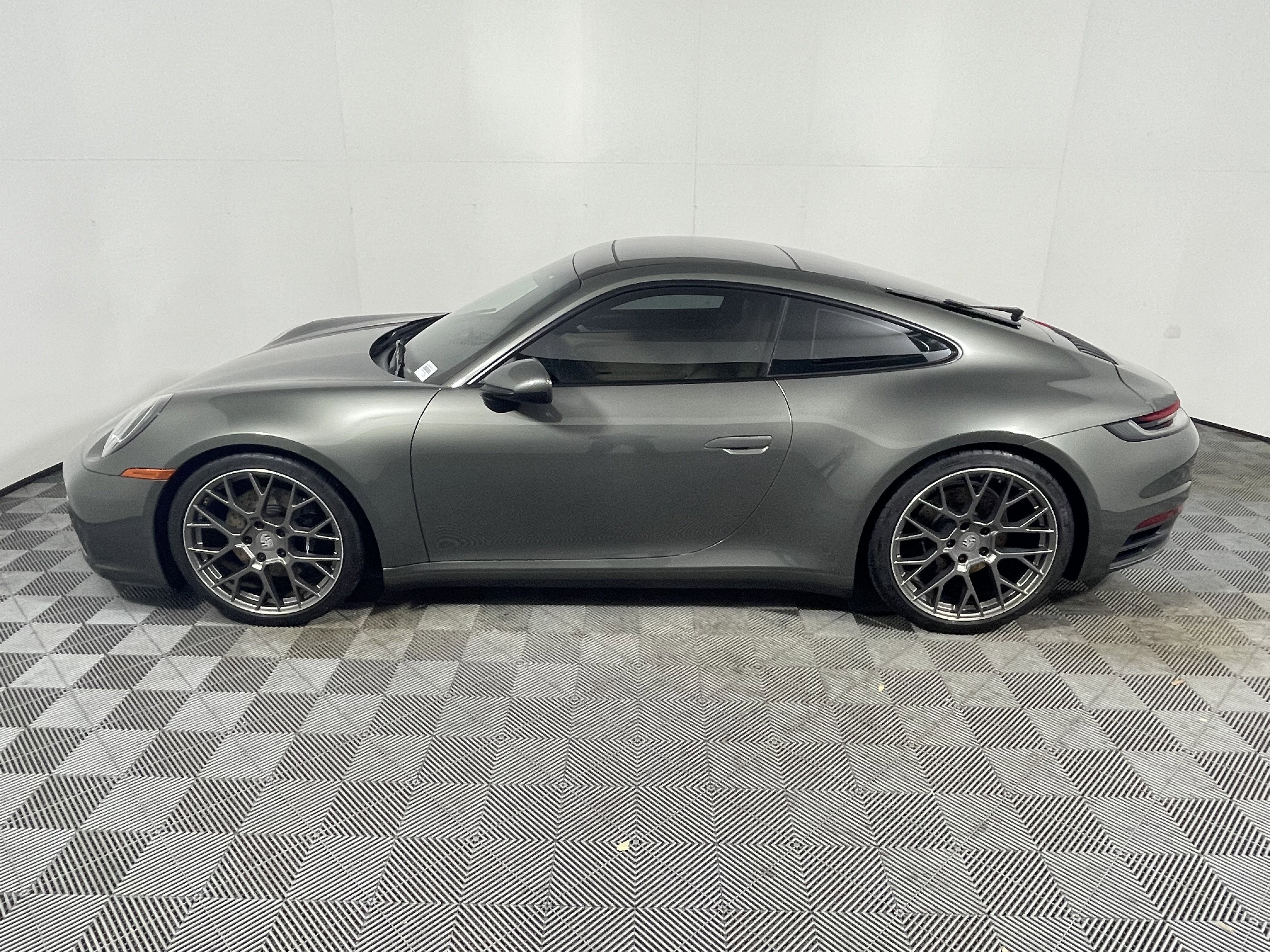 Certified 2020 Porsche 911 Carrera 4S image 2