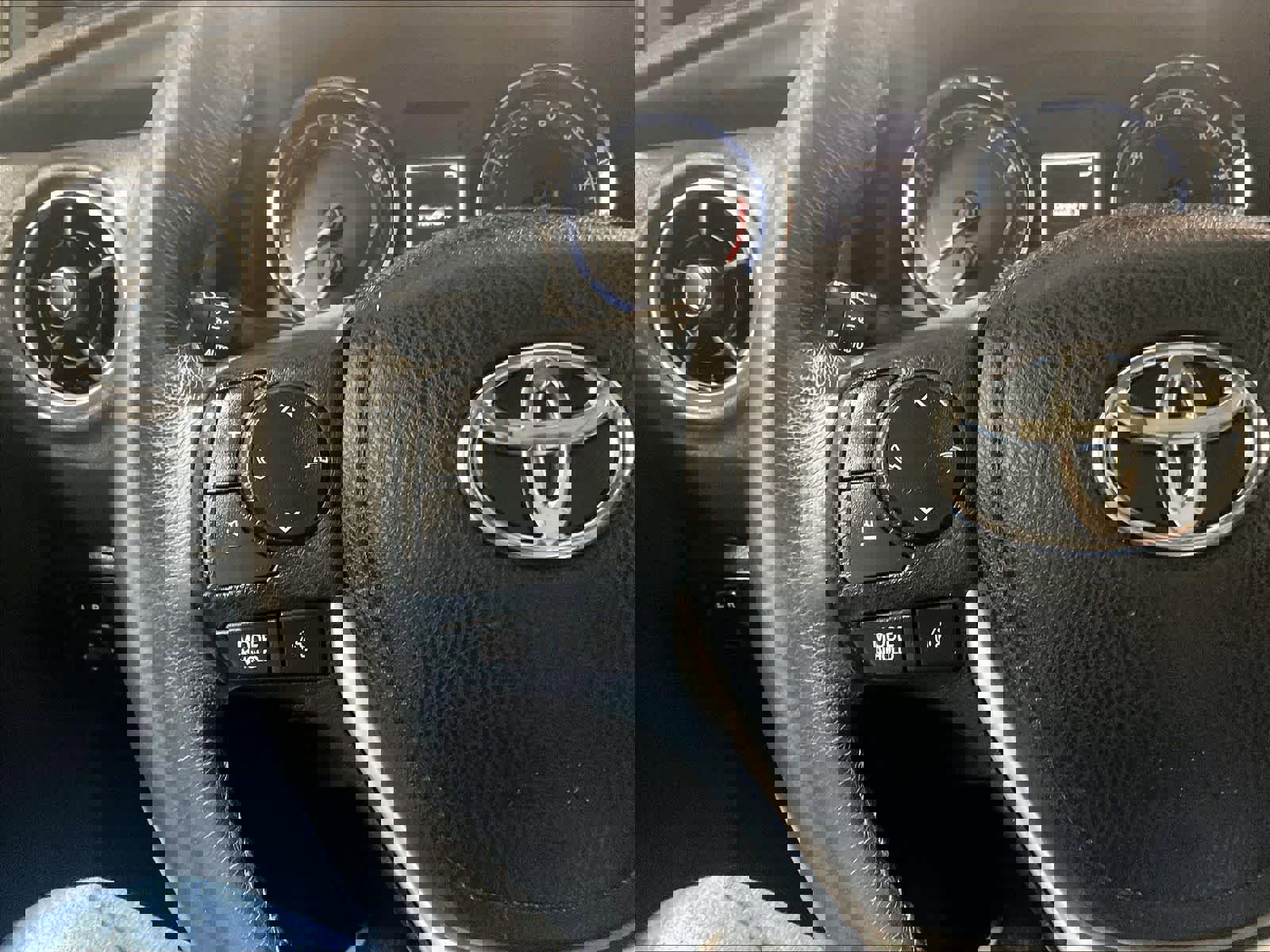 Used 2017 Toyota Corolla XSE w/ Carpet Mat Package (TMS) FWD image 23