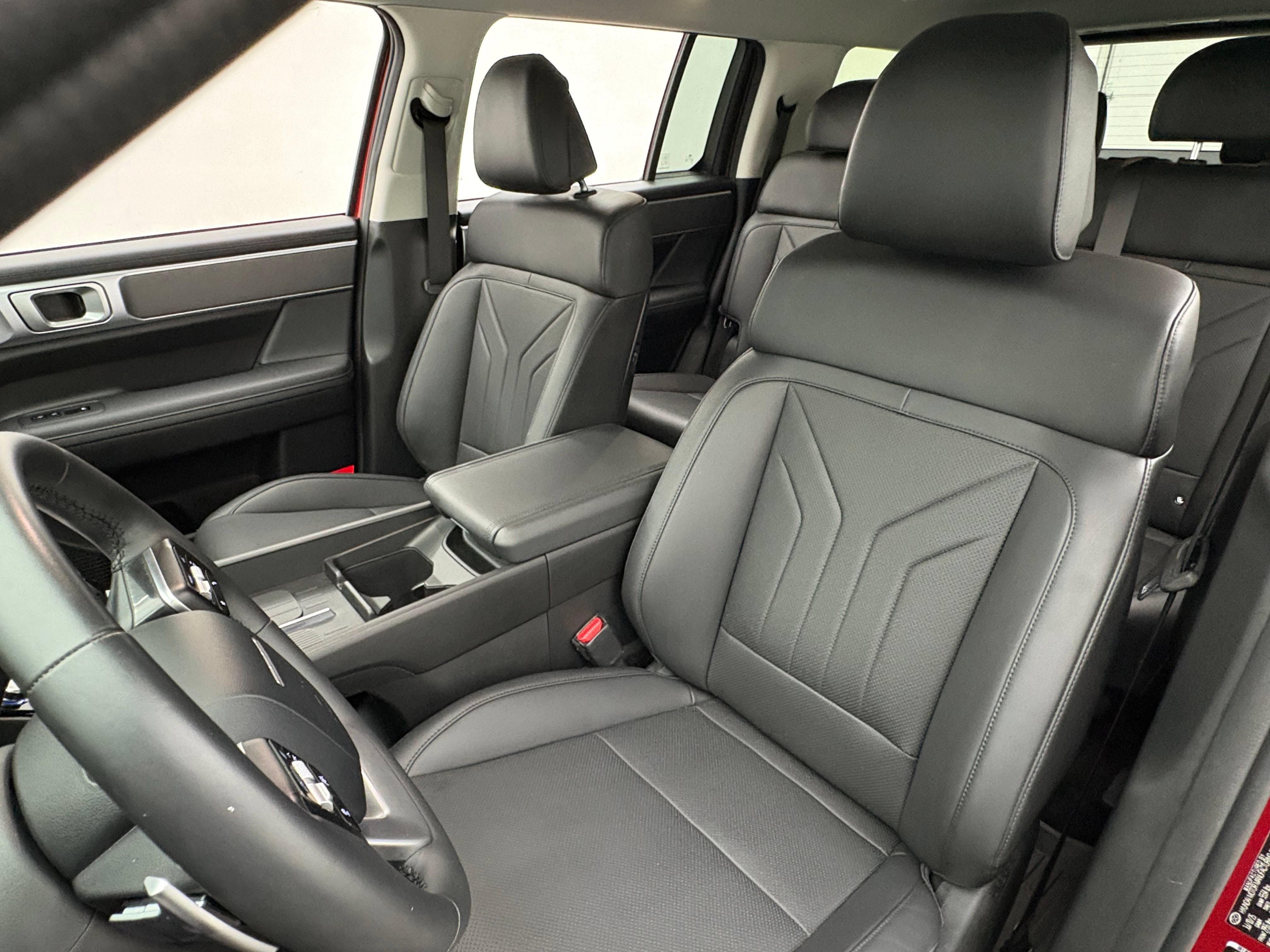 Used 2026 Hyundai Santa Fe SEL FWD image 18