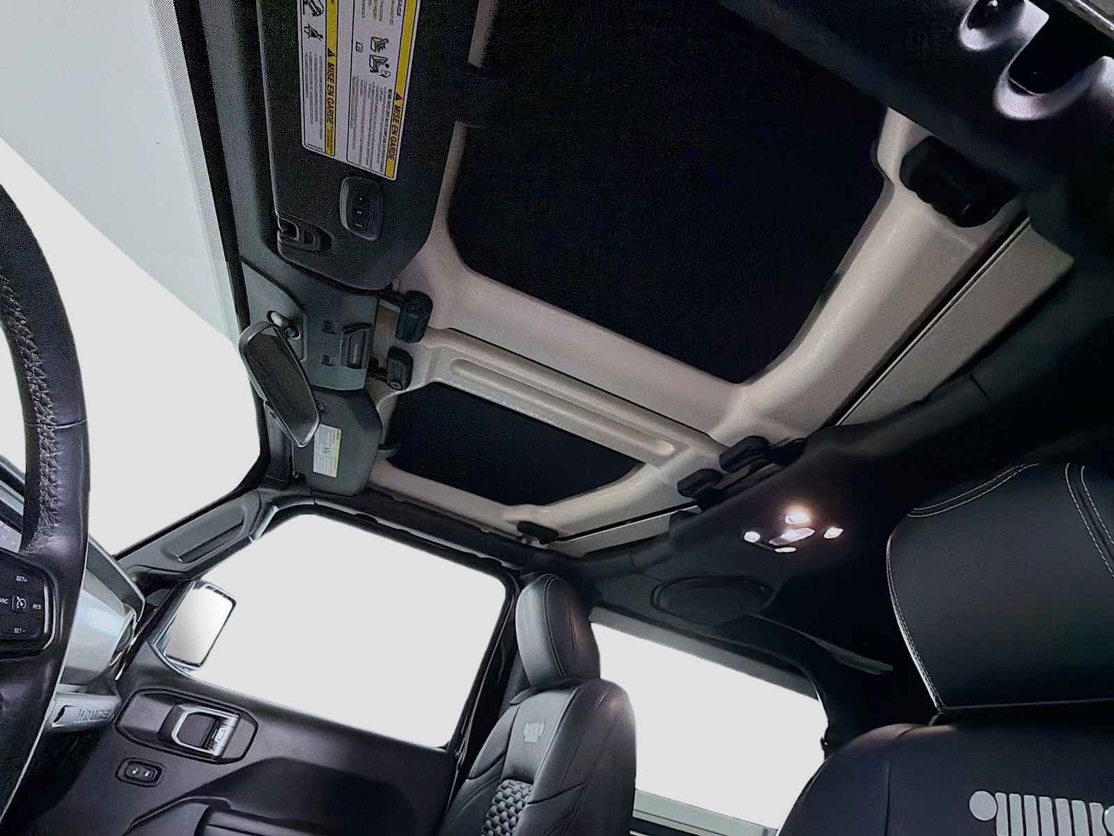 Used 2021 Jeep Wrangler Sport image 15