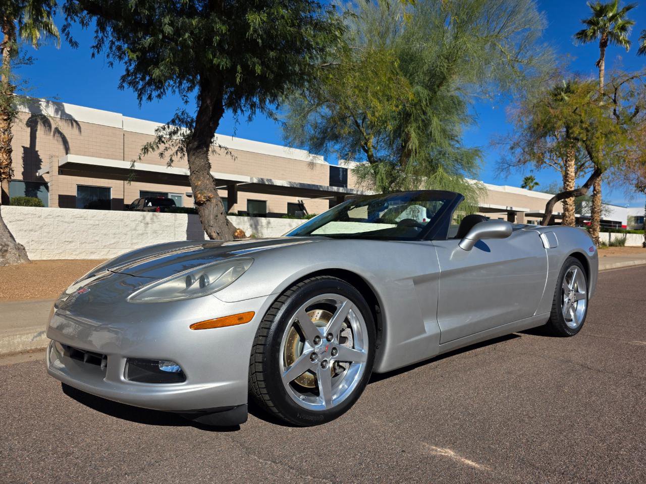 Used 2005 Chevrolet Corvette Convertible w/ Preferred Equipment Group RWD image 3