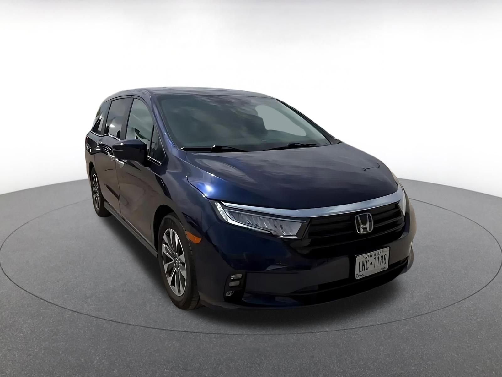 Used 2024 Honda Odyssey EX-L image 3
