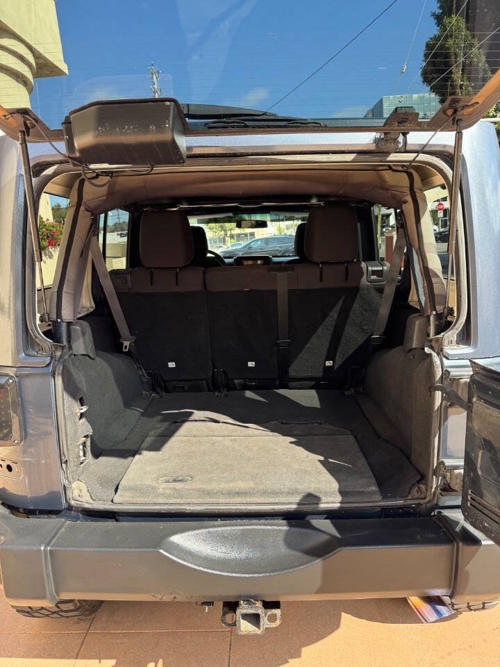 Used 2008 Jeep Wrangler Unlimited Sahara w/ Trailer Tow Group AWD/4WD image 13