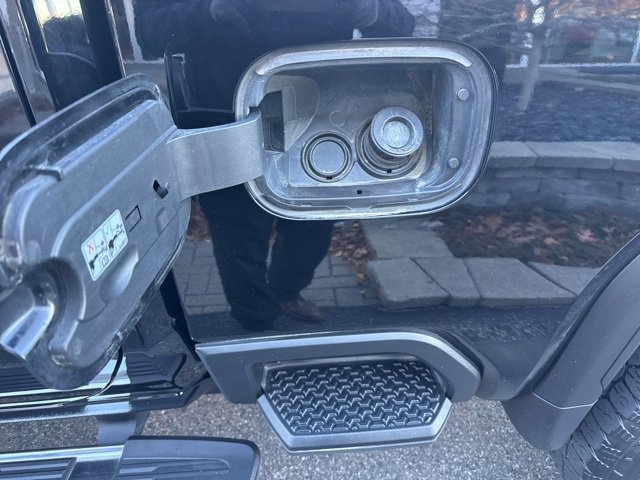 Used 2021 GMC Sierra 3500 SLE w/ SLE Convenience Package image 9