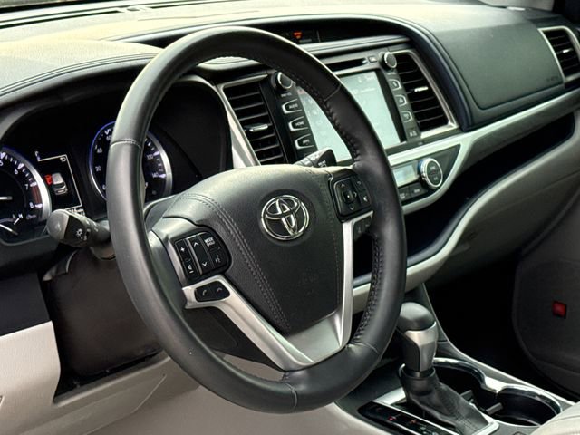 Used 2019 Toyota Highlander Limited image 20