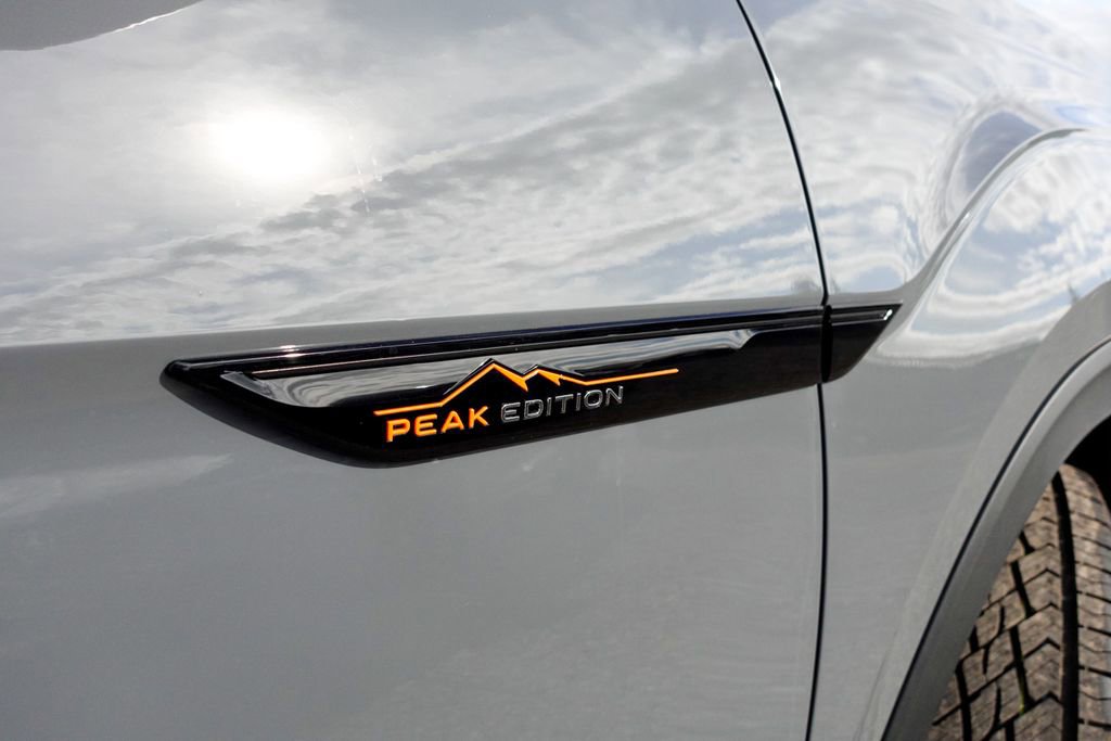 New 2026 Volkswagen Atlas Peak Edition image 7