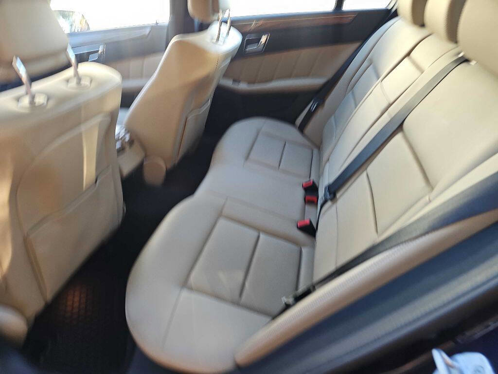 Used 2011 Mercedes-Benz E 350 4MATIC Sedan image 13