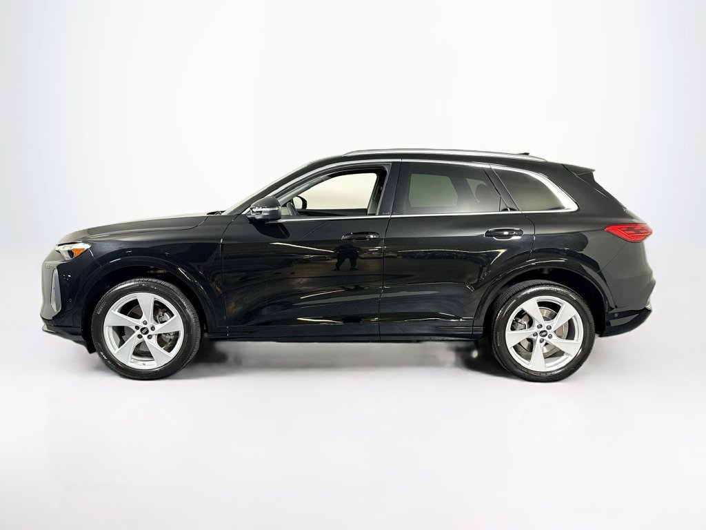 Used 2025 Audi Q5 Premium Plus AWD/4WD image 2