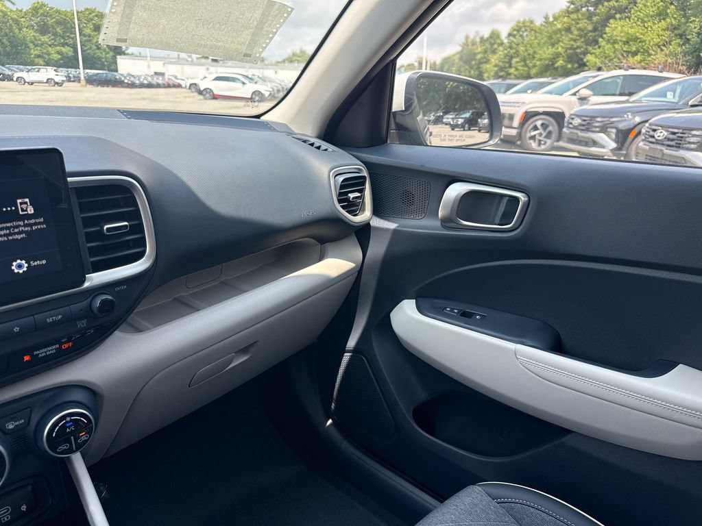 New 2026 Hyundai Venue SEL FWD image 30