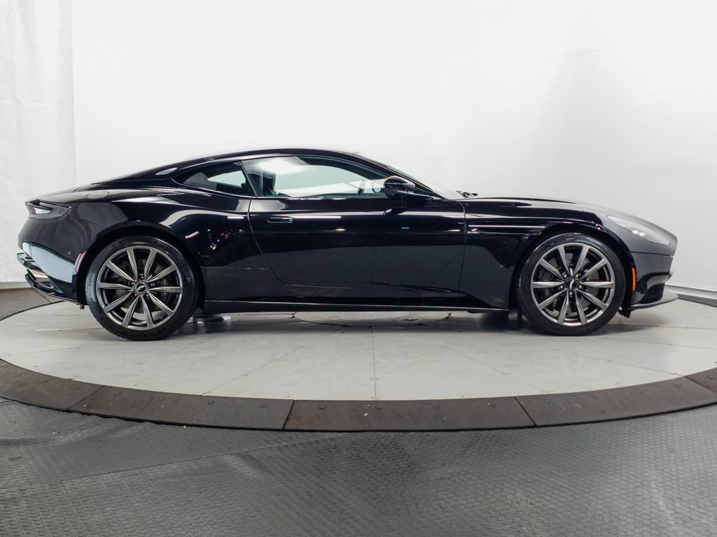 Used 2019 Aston Martin DB11 Coupe RWD image 30