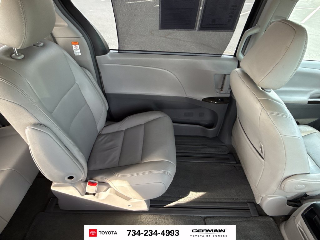 Used 2017 Toyota Sienna XLE w/ XLE Navigation Package AWD/4WD image 16