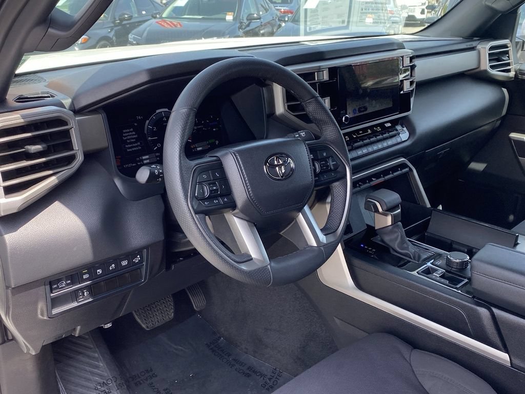 Certified 2025 Toyota Sequoia SR5 AWD/4WD image 22