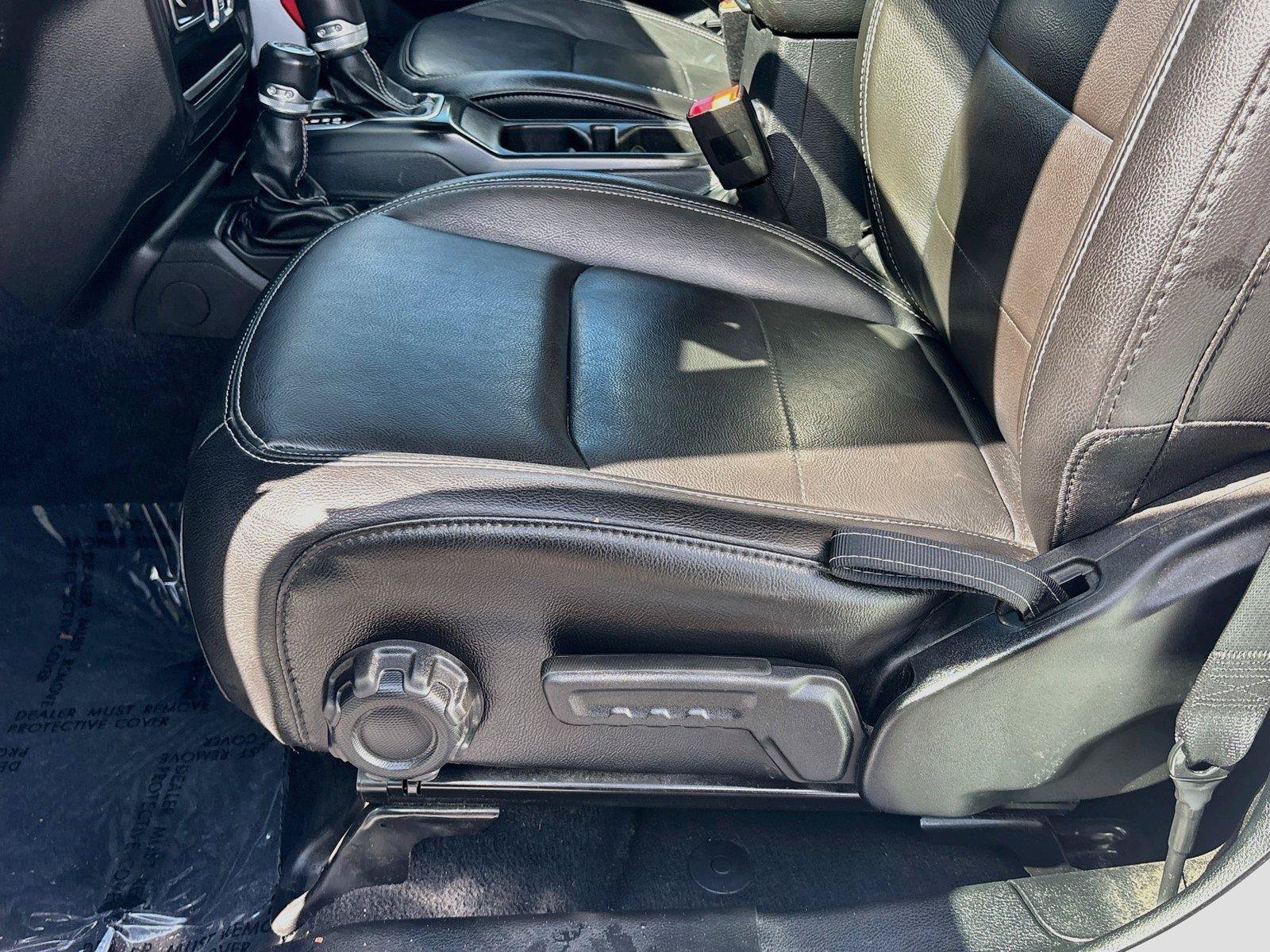 Used 2020 Jeep Gladiator Overland AWD/4WD image 19