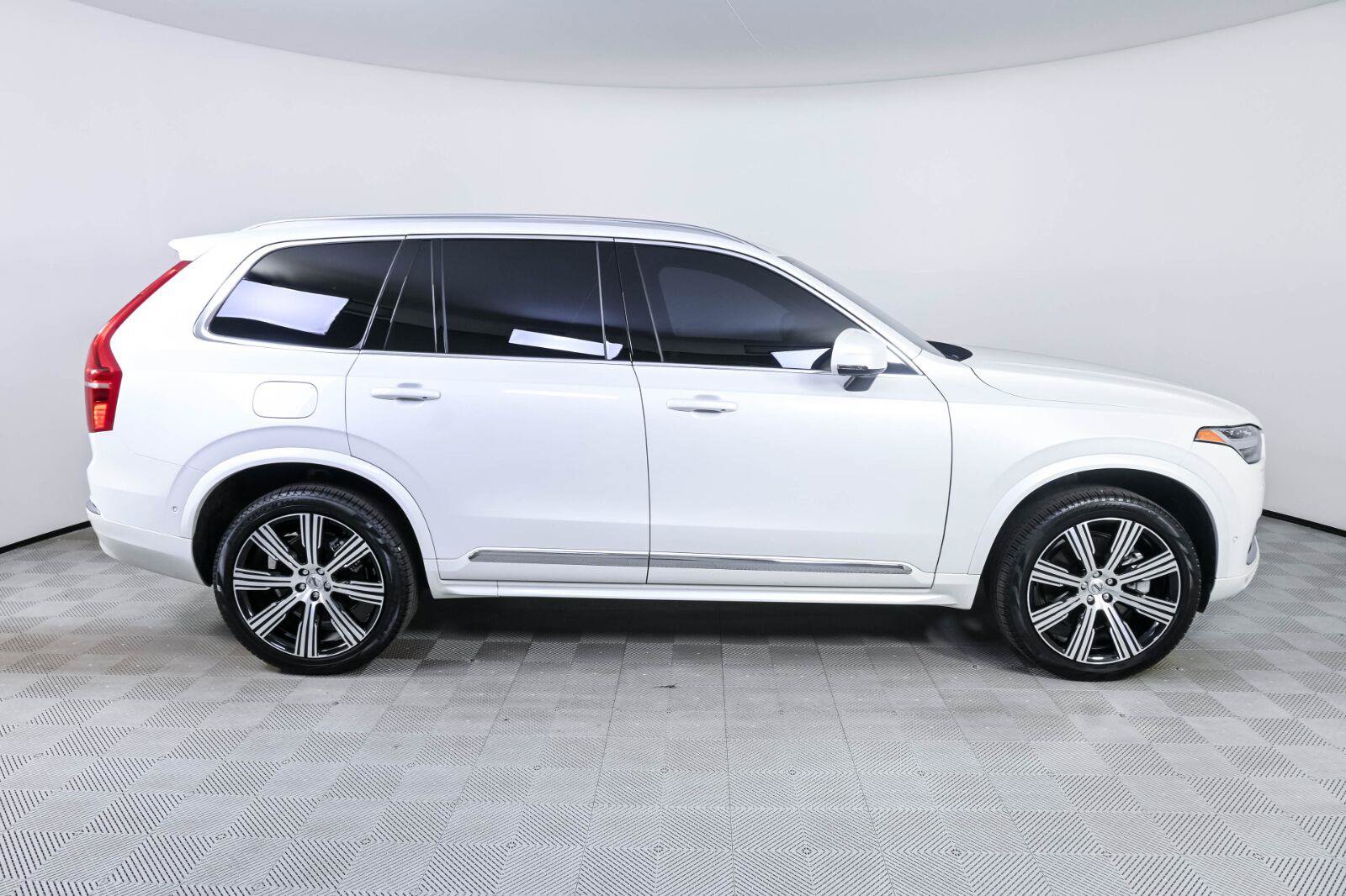 Used 2025 Volvo XC90 T8 Ultra w/ Protection Package Premier AWD/4WD image 27