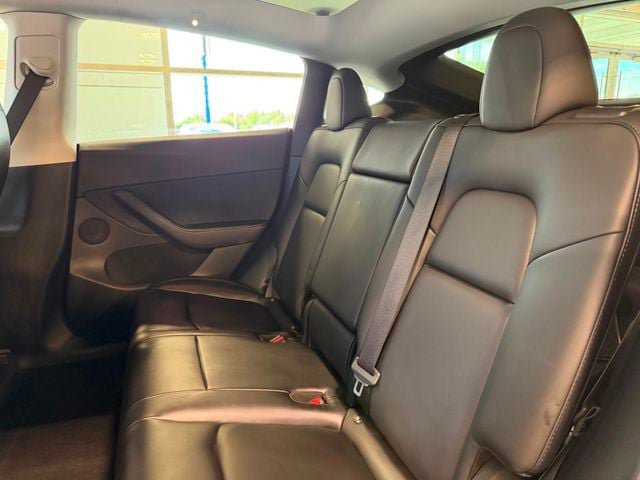 Used 2022 Tesla Model Y Performance AWD/4WD image 21