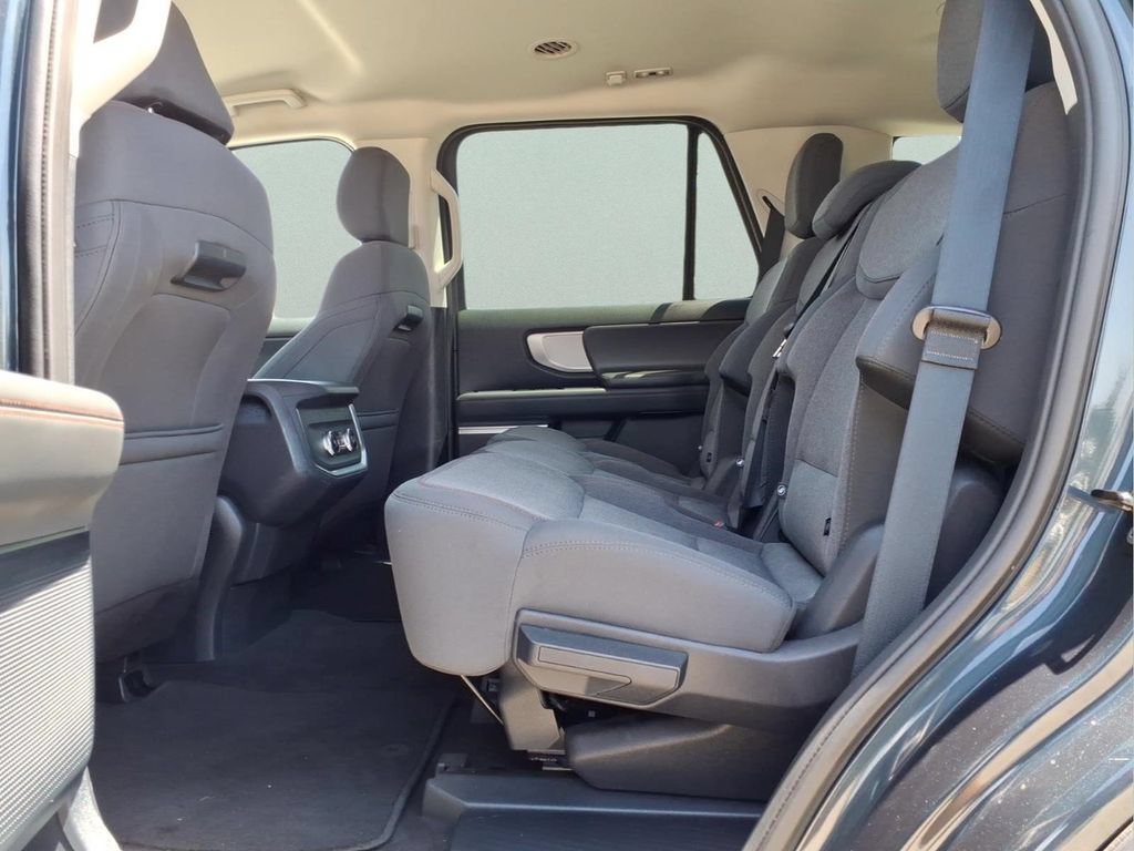Used 2025 Ford Expedition Active RWD image 12