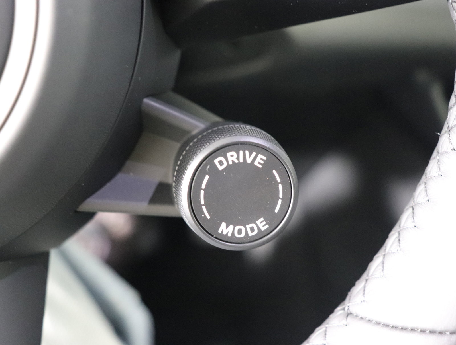 Used 2025 Porsche Macan Electric image 34