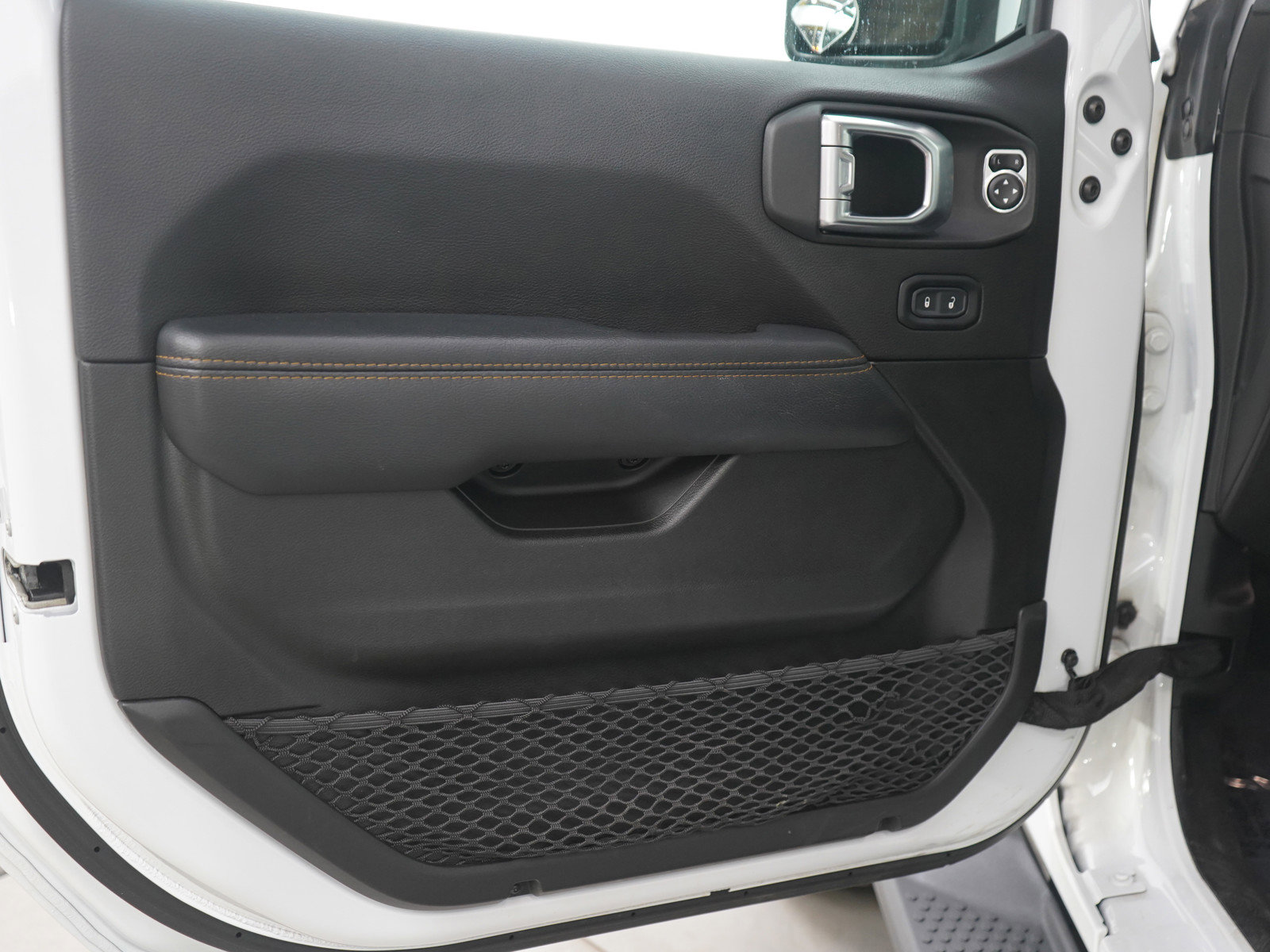 Used 2022 Jeep Wrangler Unlimited Sahara image 18