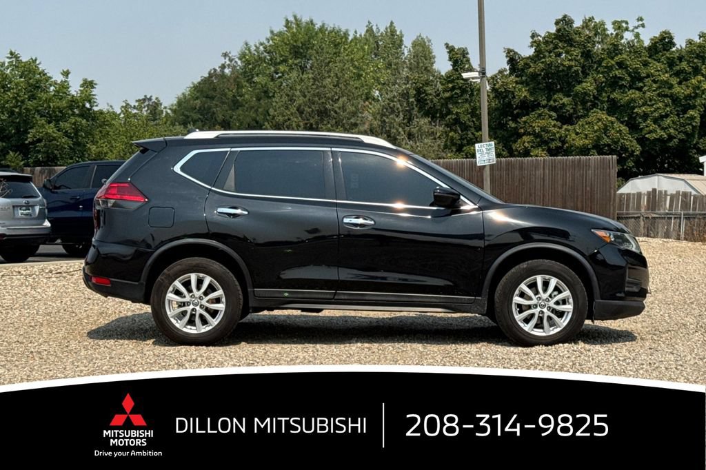 Used 2017 Nissan Rogue SV AWD/4WD image 3