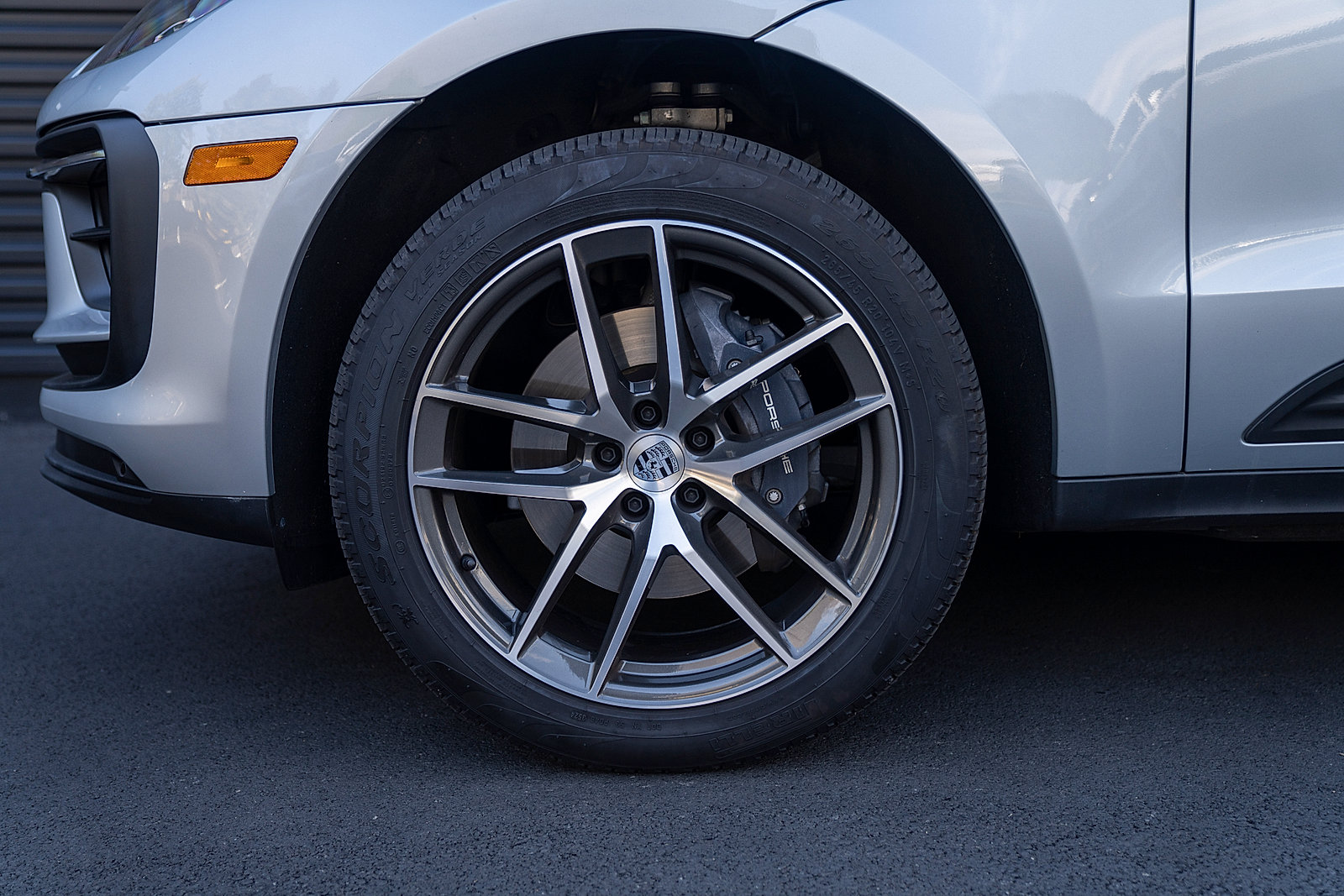 Certified 2025 Porsche Macan image 23