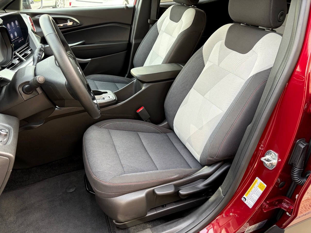 Used 2024 Chevrolet Trax RS w/ Driver Confidence Package image 9