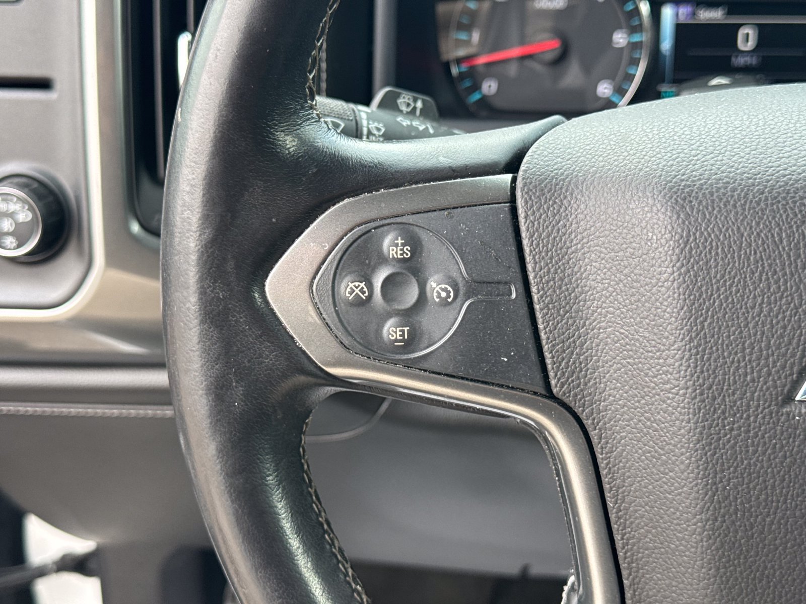 Used 2015 Chevrolet Silverado 1500 LTZ RWD image 21