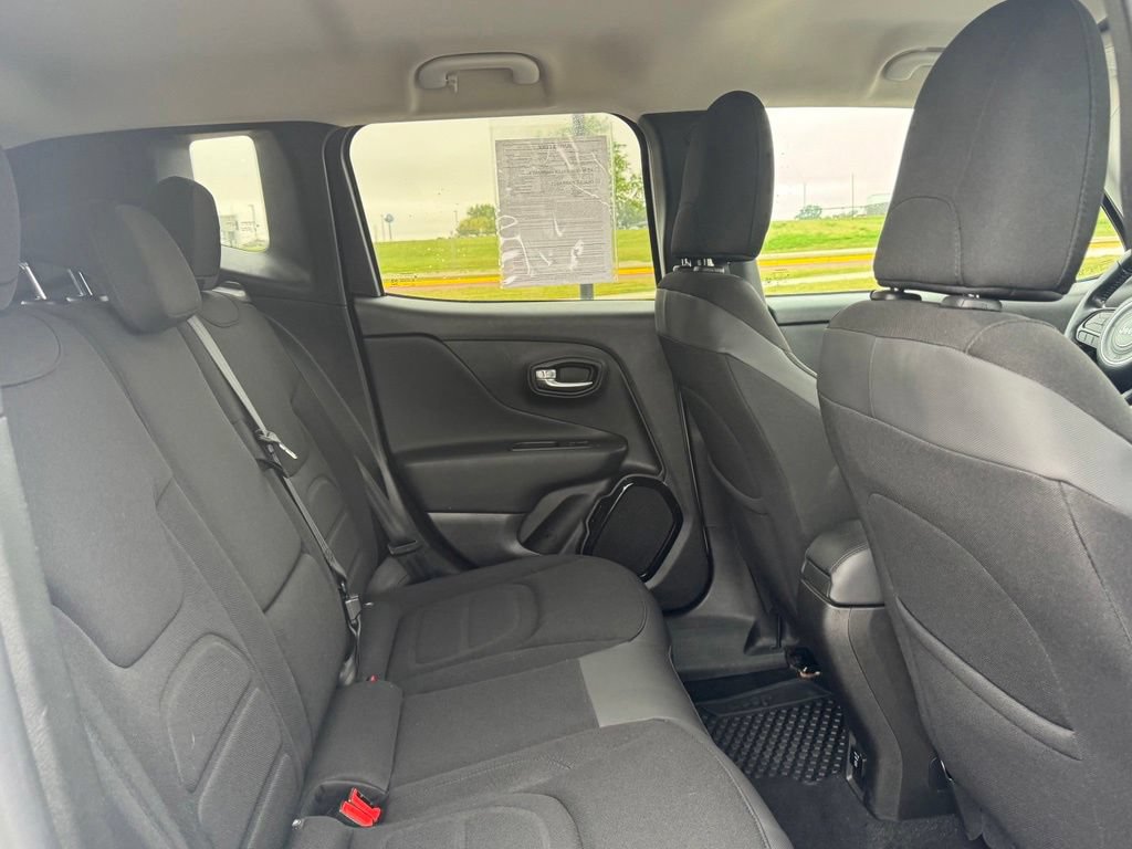 Used 2017 Jeep Renegade Altitude AWD/4WD image 30