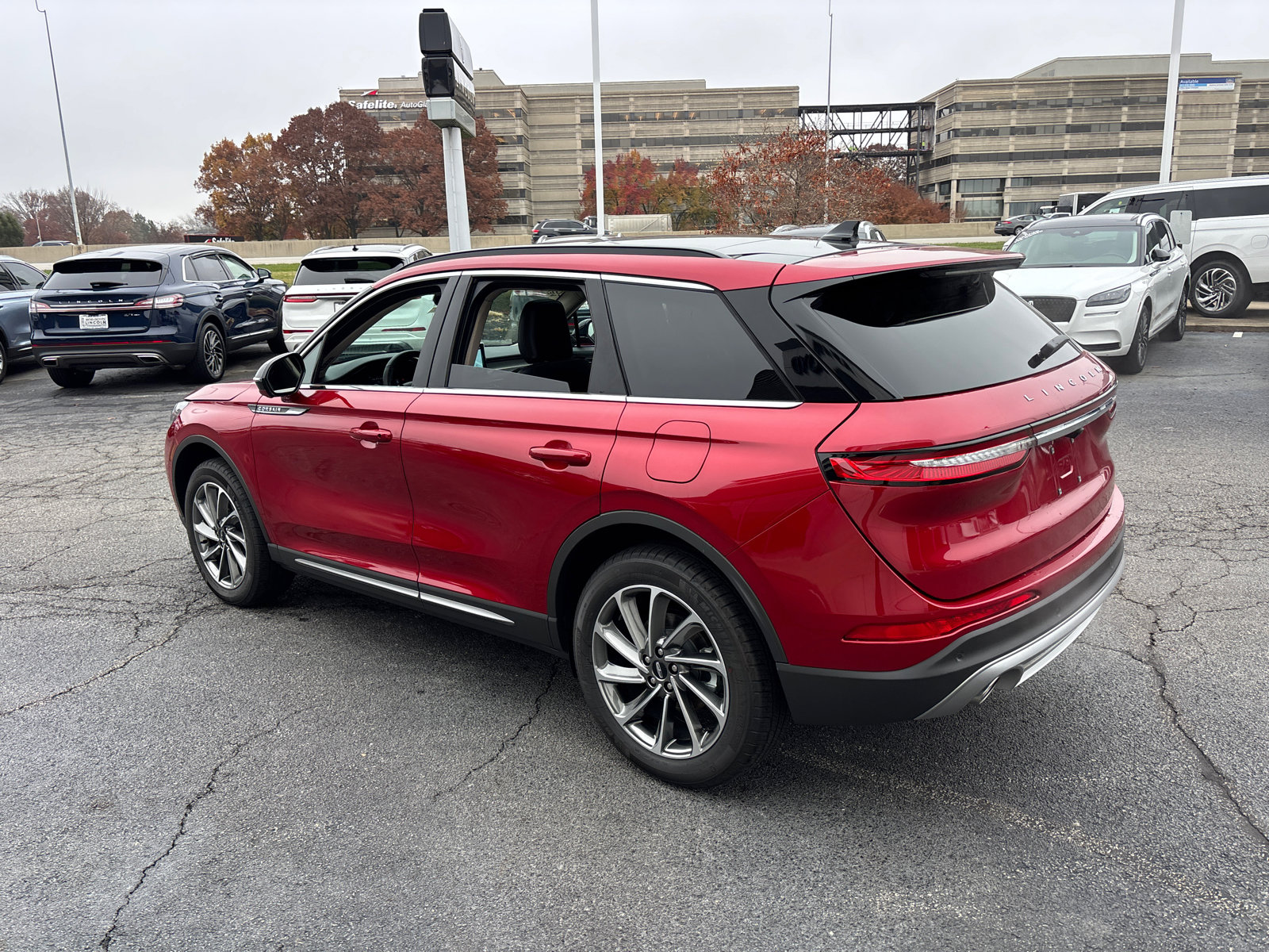 New 2025 Lincoln Corsair FWD w/ Equipment Group 101A image 5