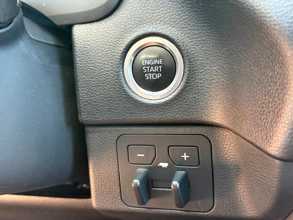 Used 2023 Toyota Tundra SR5 w/ SR5 Convenience Package AWD/4WD image 17
